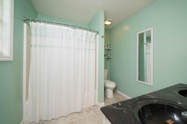 3015 Mandarin Grove Lane, Kalamazoo, MI 49004