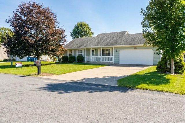 3015 Mandarin Grove Lane, Kalamazoo, MI 49004