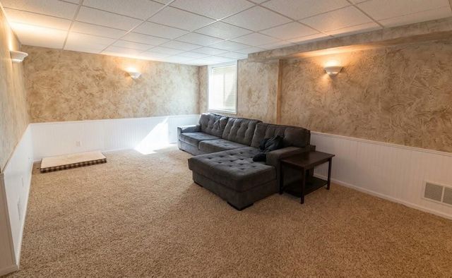 3015 Mandarin Grove Lane, Kalamazoo, MI 49004