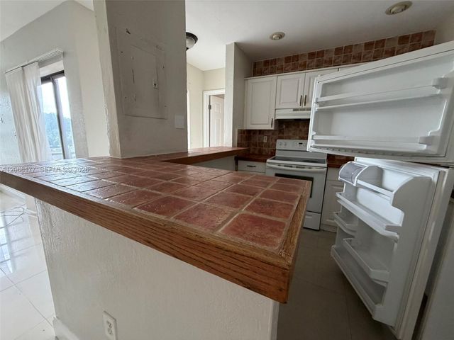 17650 NW 68th Avenue A2008, Hialeah, FL 33015
