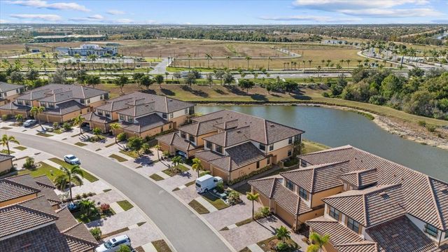 20080 RAGAZZA CIRCLE 202, Venice, FL 34293