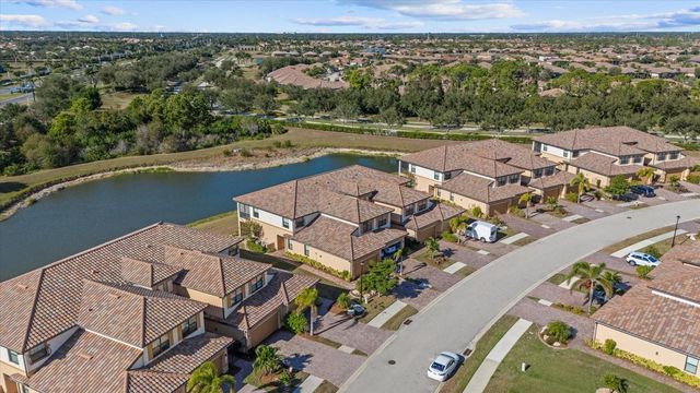 20080 RAGAZZA CIRCLE 202, Venice, FL 34293