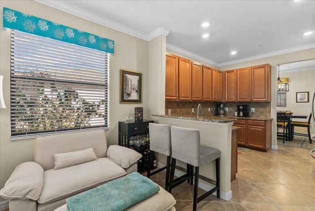 20080 RAGAZZA CIRCLE 202, Venice, FL 34293