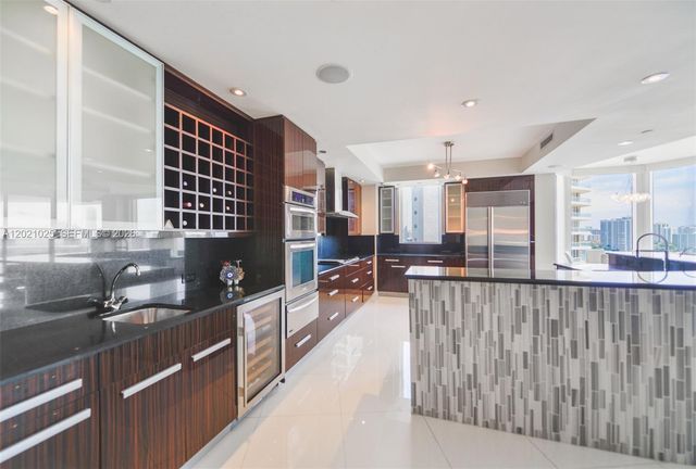 6000 Island Blvd 1801, Aventura, FL 33160