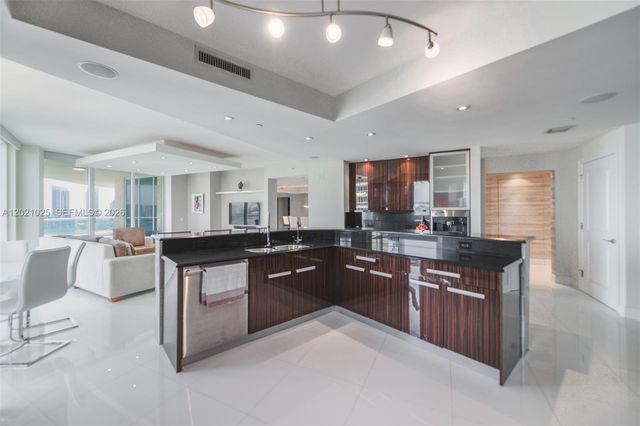 6000 Island Blvd 1801, Aventura, FL 33160
