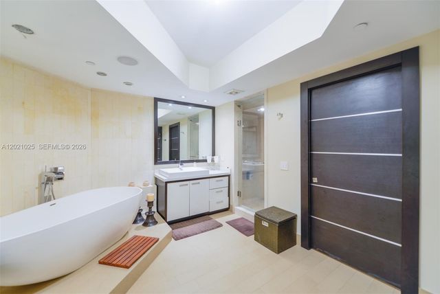 6000 Island Blvd 1801, Aventura, FL 33160