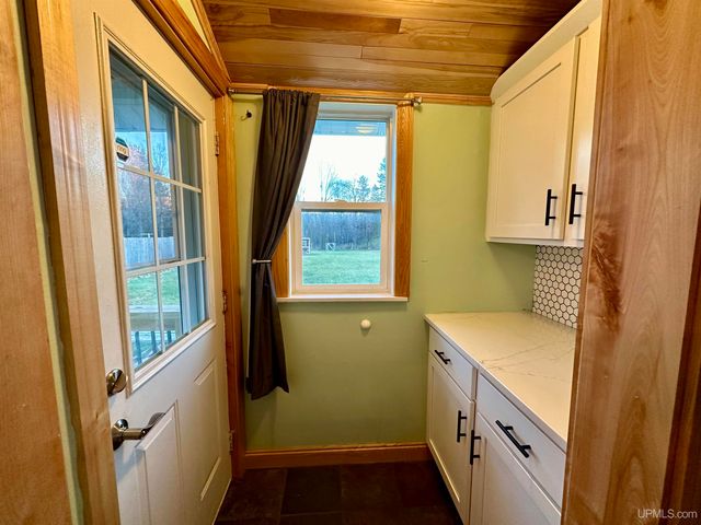 5281 E Sunset Road, Ironwood, MI 49938