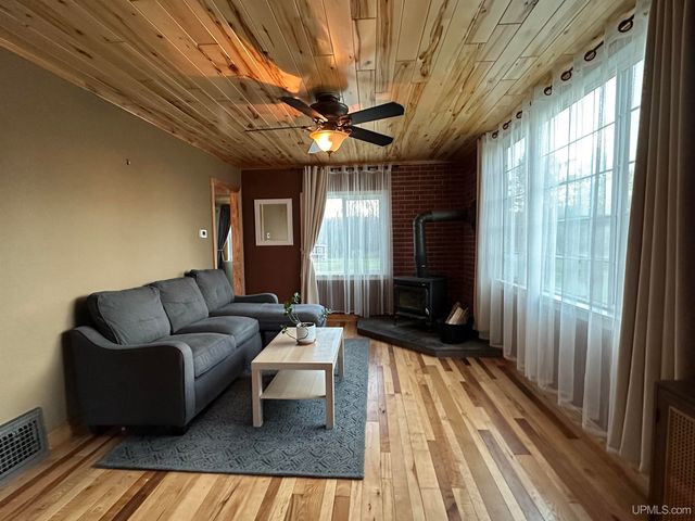 5281 E Sunset Road, Ironwood, MI 49938