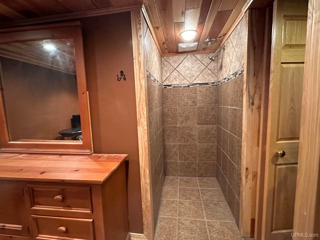 5281 E Sunset Road, Ironwood, MI 49938