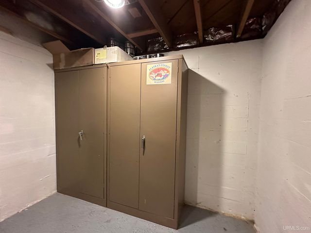 5281 E Sunset Road, Ironwood, MI 49938