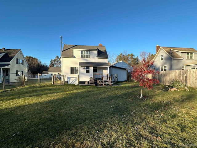 5281 E Sunset Road, Ironwood, MI 49938