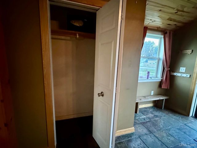 5281 E Sunset Road, Ironwood, MI 49938