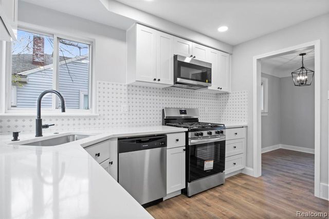 31304 Florence Street, Garden City, MI 48135