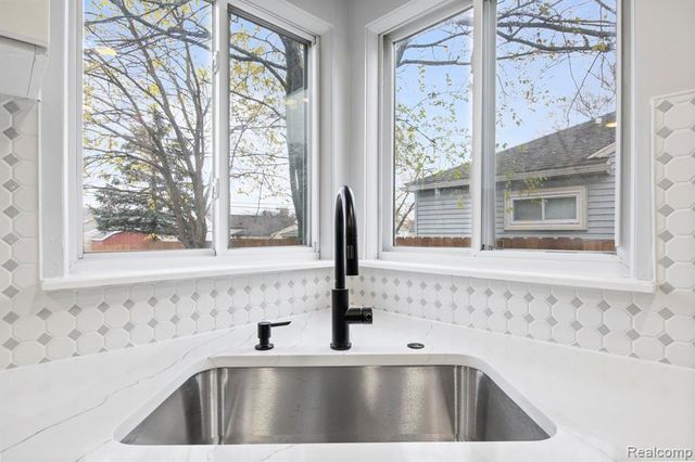 31304 Florence Street, Garden City, MI 48135