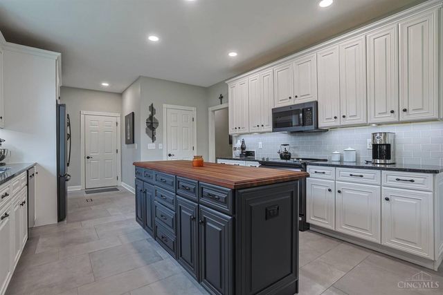 304 Quail Run, Middletown, OH 45042