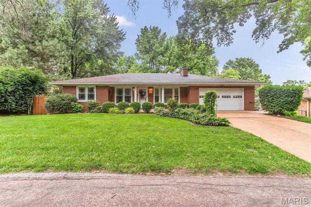 1365 Saint Joseph Street, Florissant, MO 63033