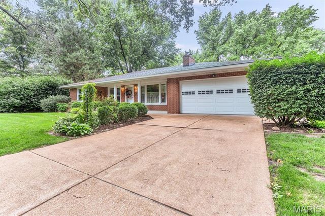 1365 Saint Joseph Street, Florissant, MO 63033
