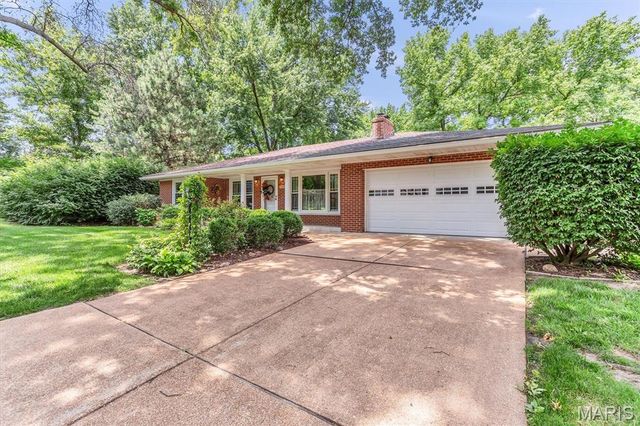1365 Saint Joseph Street, Florissant, MO 63033