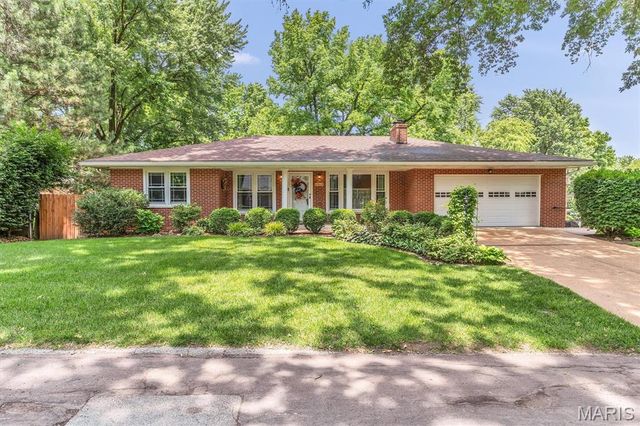 1365 Saint Joseph Street, Florissant, MO 63033