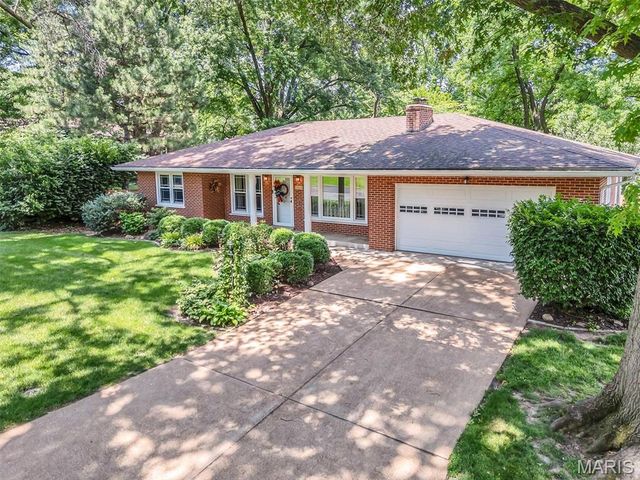 1365 Saint Joseph Street, Florissant, MO 63033