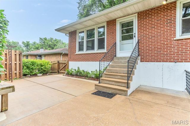 1365 Saint Joseph Street, Florissant, MO 63033