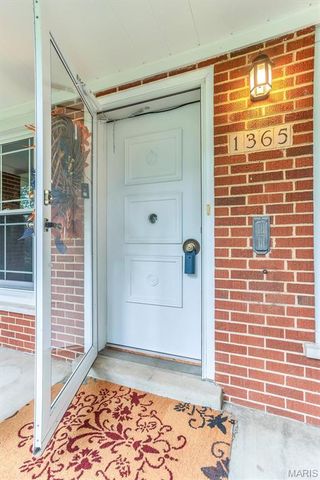 1365 Saint Joseph Street, Florissant, MO 63033