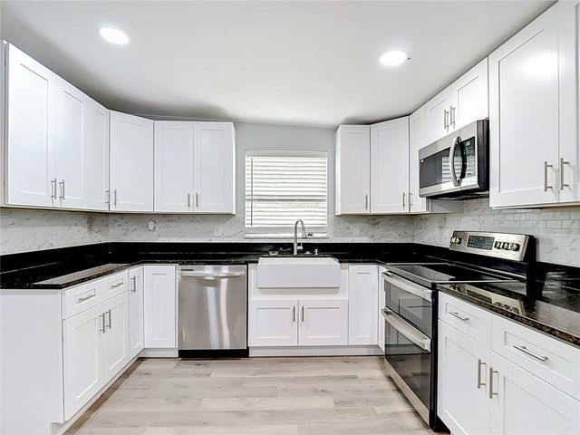 5625 23RD STREET, Zephyrhills, FL 33542