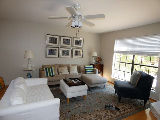 7640 W Greenway Boulevard 2D, Dallas, TX 75209