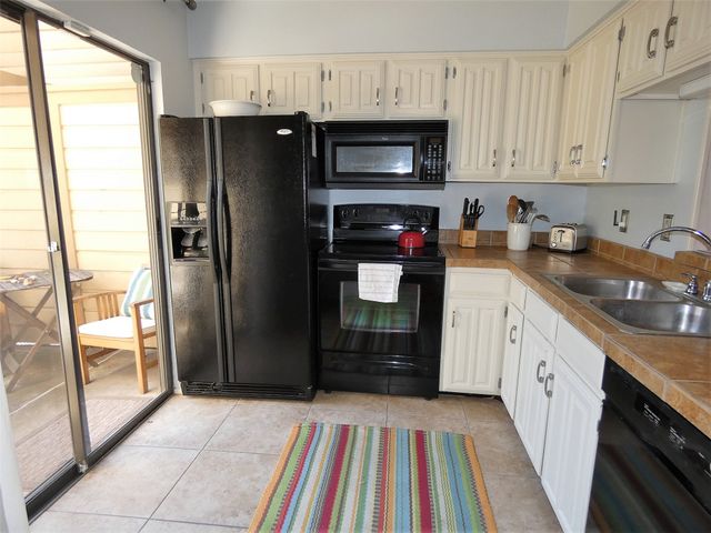 7640 W Greenway Boulevard 2D, Dallas, TX 75209