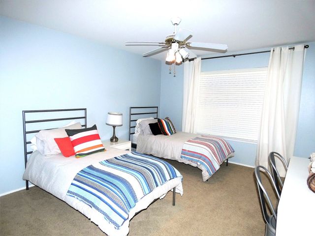 7640 W Greenway Boulevard 2D, Dallas, TX 75209