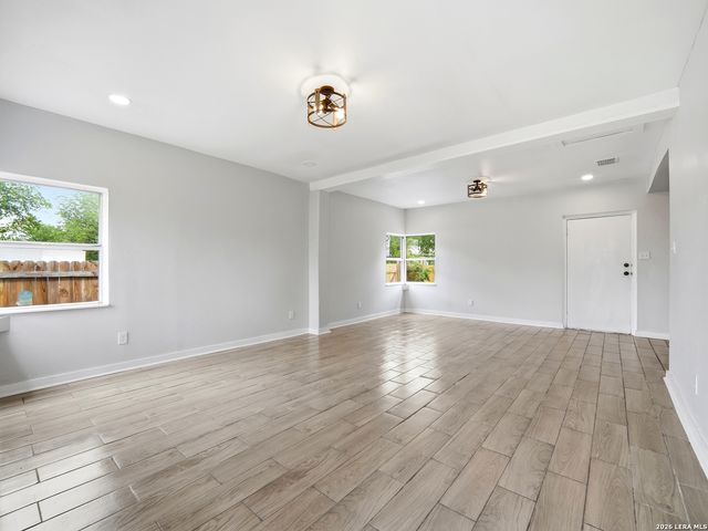 452 Gulf St, San Antonio, TX 78202