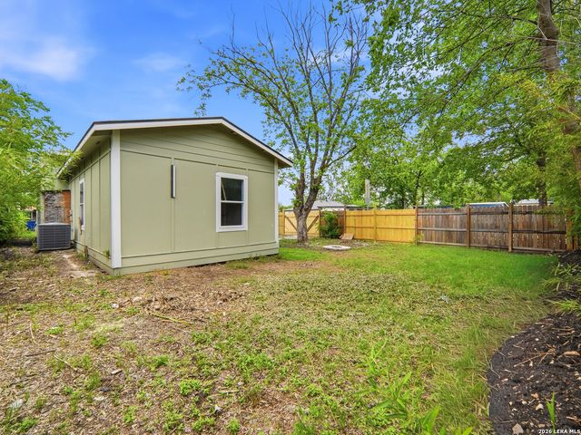 452 Gulf St, San Antonio, TX 78202