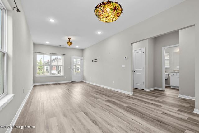 809 Rosemary Ln, La Grange, KY 40031