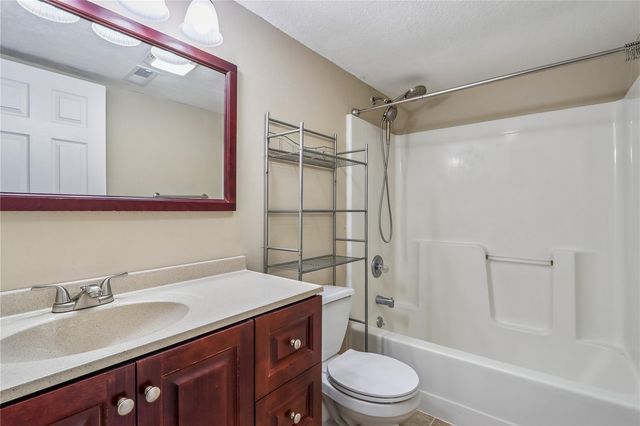 430 Lilac St, Tiffin, IA 52340