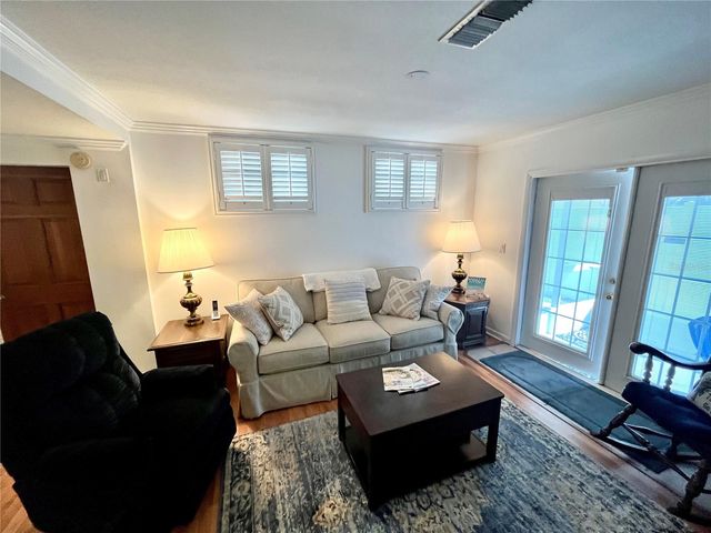 7598 14TH STREET N, St Petersburg, FL 33702