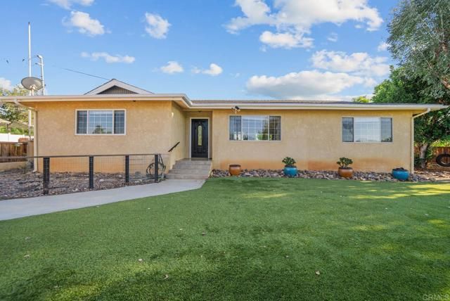 1661 Pepper Dr, El Cajon, CA 92021