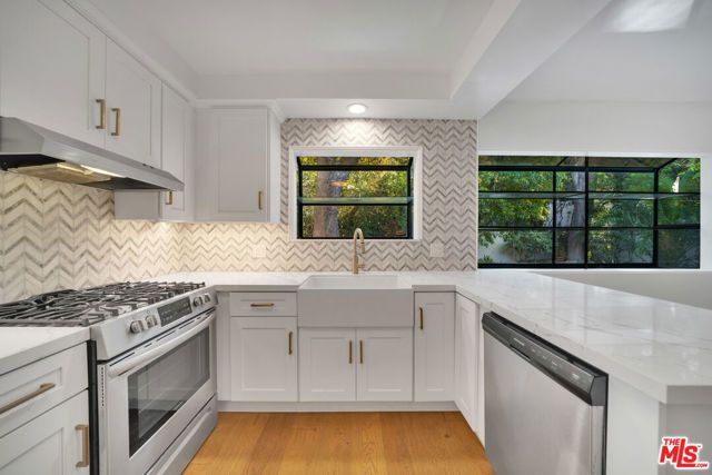 1758 CLEAR VIEW Drive, Beverly Hills, CA 90210