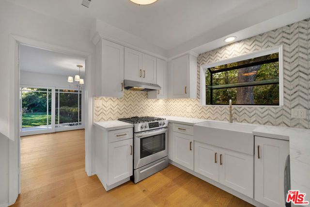 1758 CLEAR VIEW Drive, Beverly Hills, CA 90210