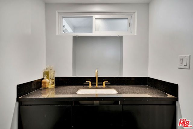 1758 CLEAR VIEW Drive, Beverly Hills, CA 90210