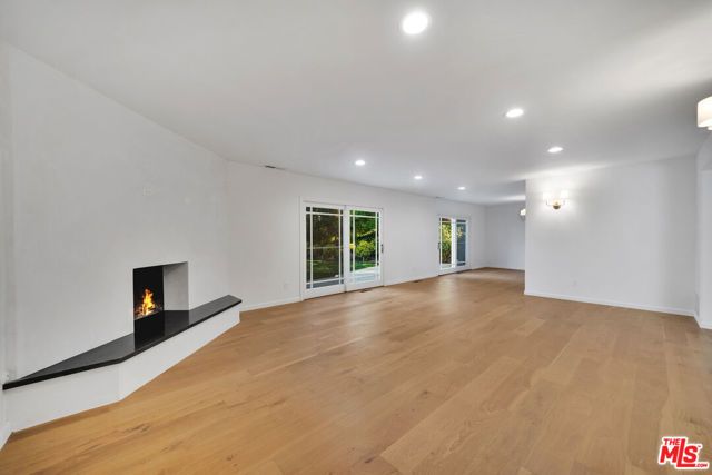 1758 CLEAR VIEW Drive, Beverly Hills, CA 90210