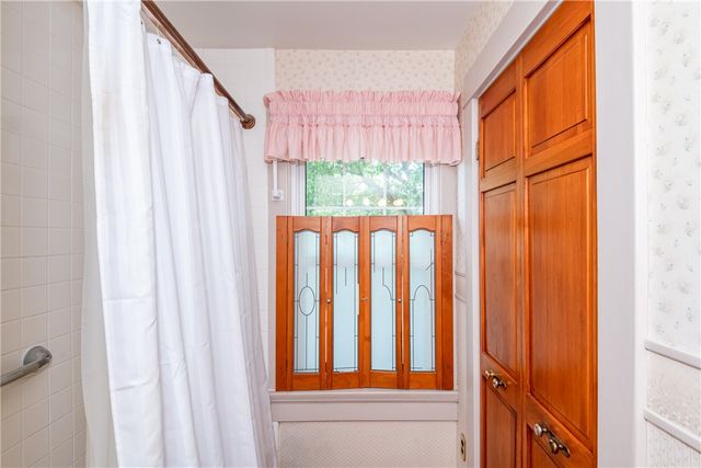 211 E Bruce Avenue, Dayton, OH 45405