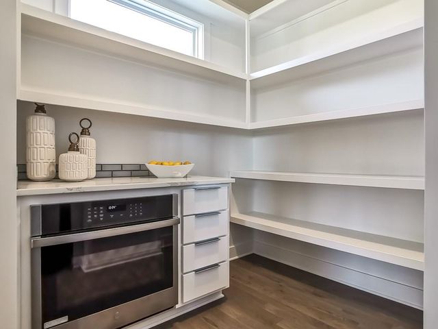 7924 Noble Street, Shawnee, KS 66220