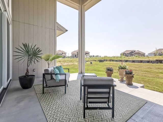 7924 Noble Street, Shawnee, KS 66220