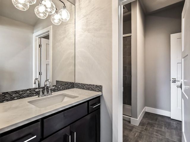 7924 Noble Street, Shawnee, KS 66220