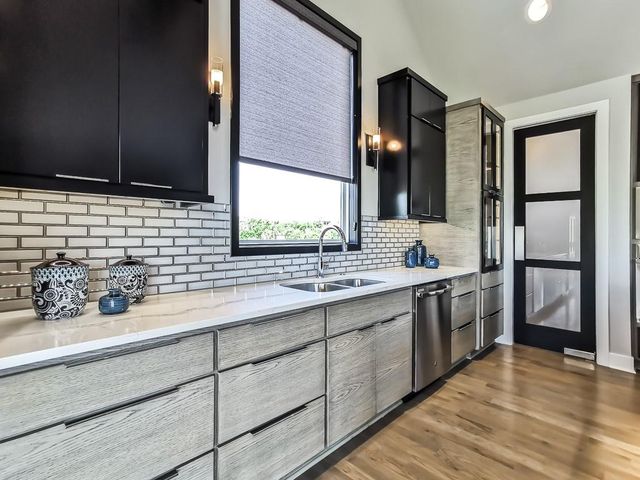 7924 Noble Street, Shawnee, KS 66220
