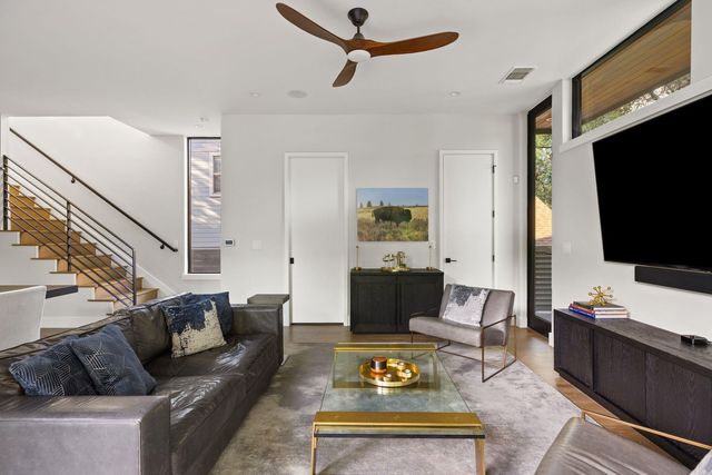 516 Bouldin DR, Austin, TX 78704