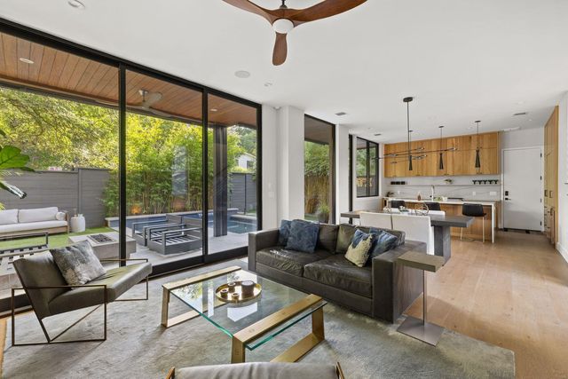 516 Bouldin DR, Austin, TX 78704