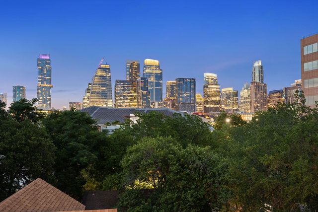 516 Bouldin DR, Austin, TX 78704