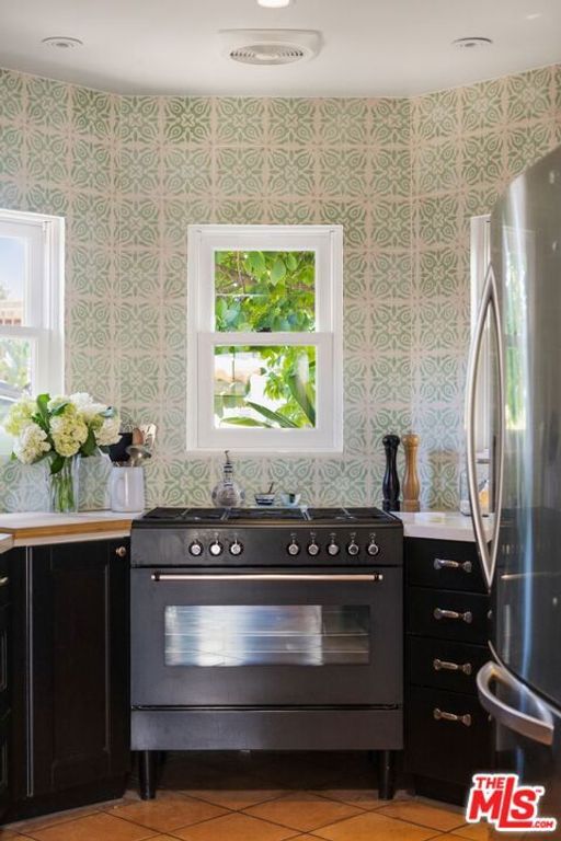 Image 10 of property listing at 4220 Lincoln Avenue, Culver City, CA 90232