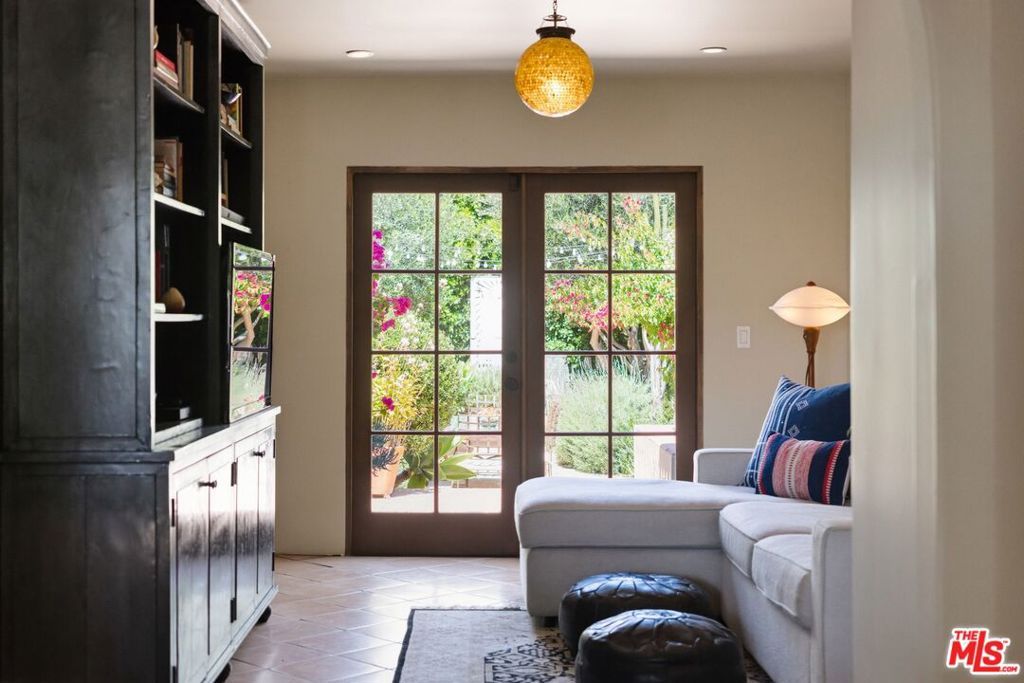 Image 13 of property listing at 4220 Lincoln Avenue, Culver City, CA 90232